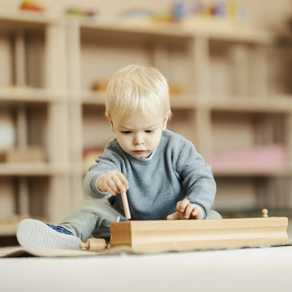 Kleinkind Kindergruppe Ausbildung Einsatzzylinder Montessori